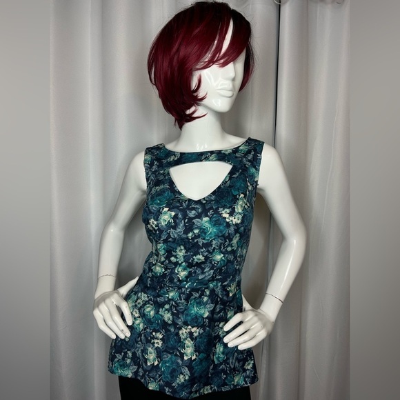 Torrid Peplum top - Picture 4 of 8